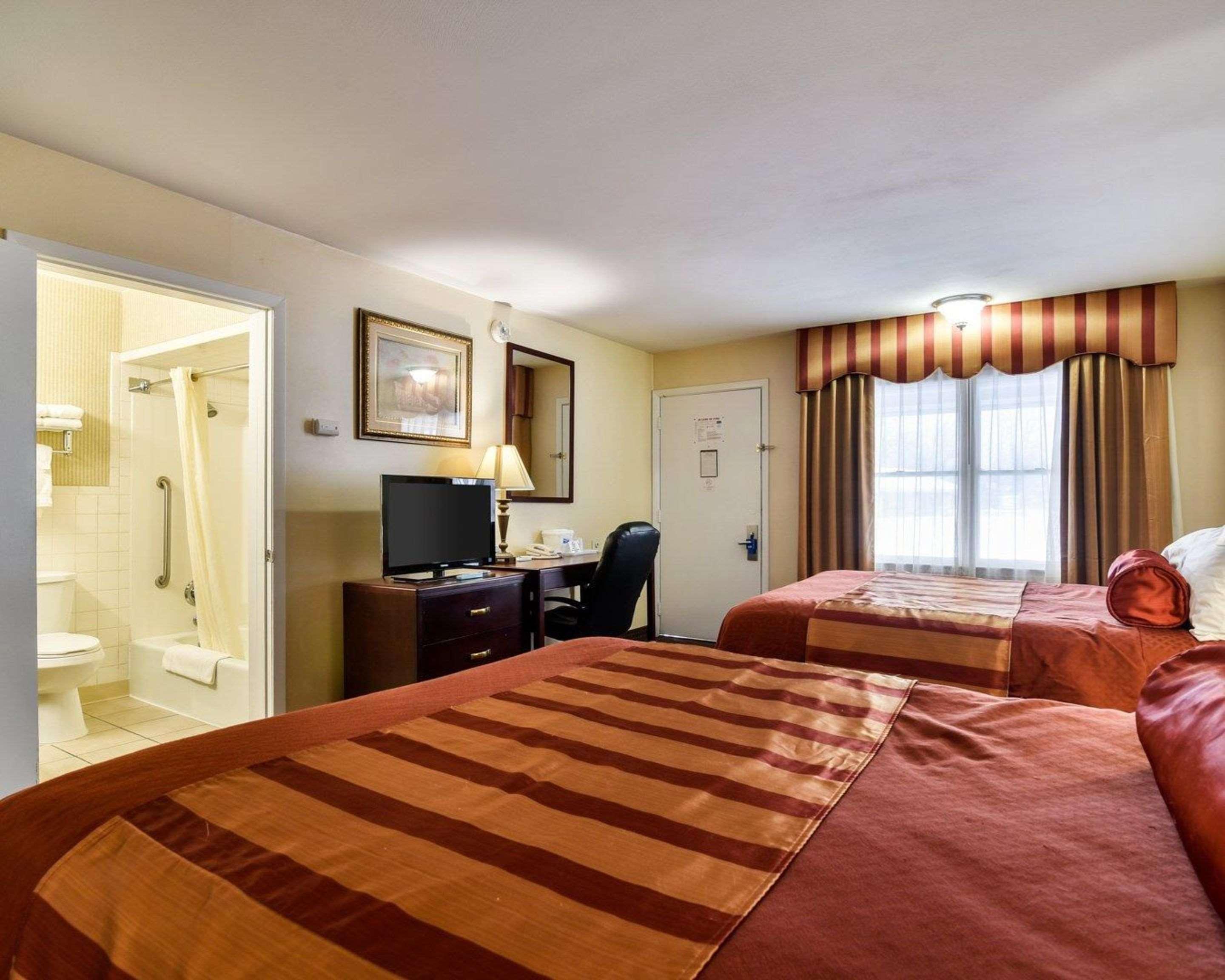 Rodeway Inn Weedsport Exterior foto