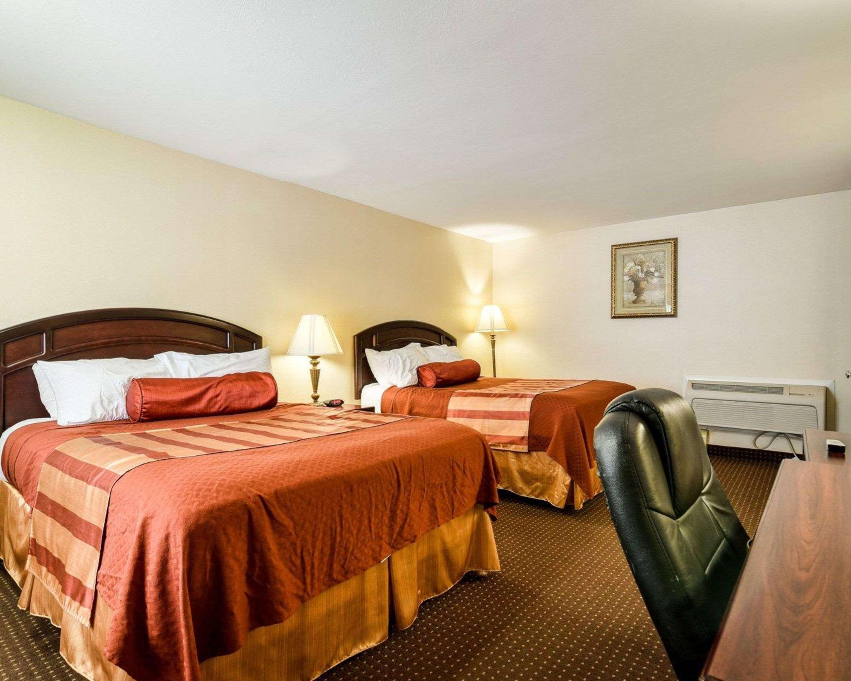 Rodeway Inn Weedsport Exterior foto